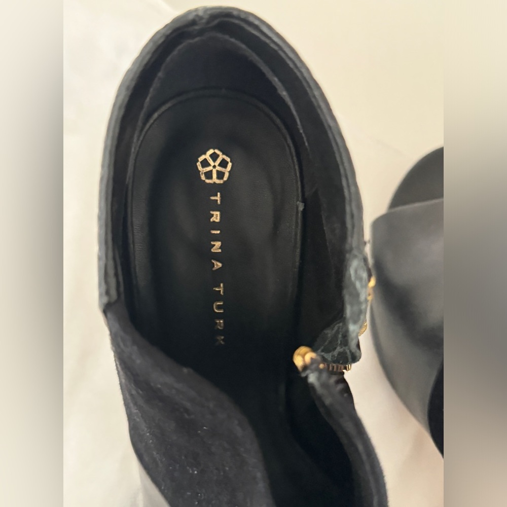 Trina Turk Black Highheel Open toe shoes size 7.5